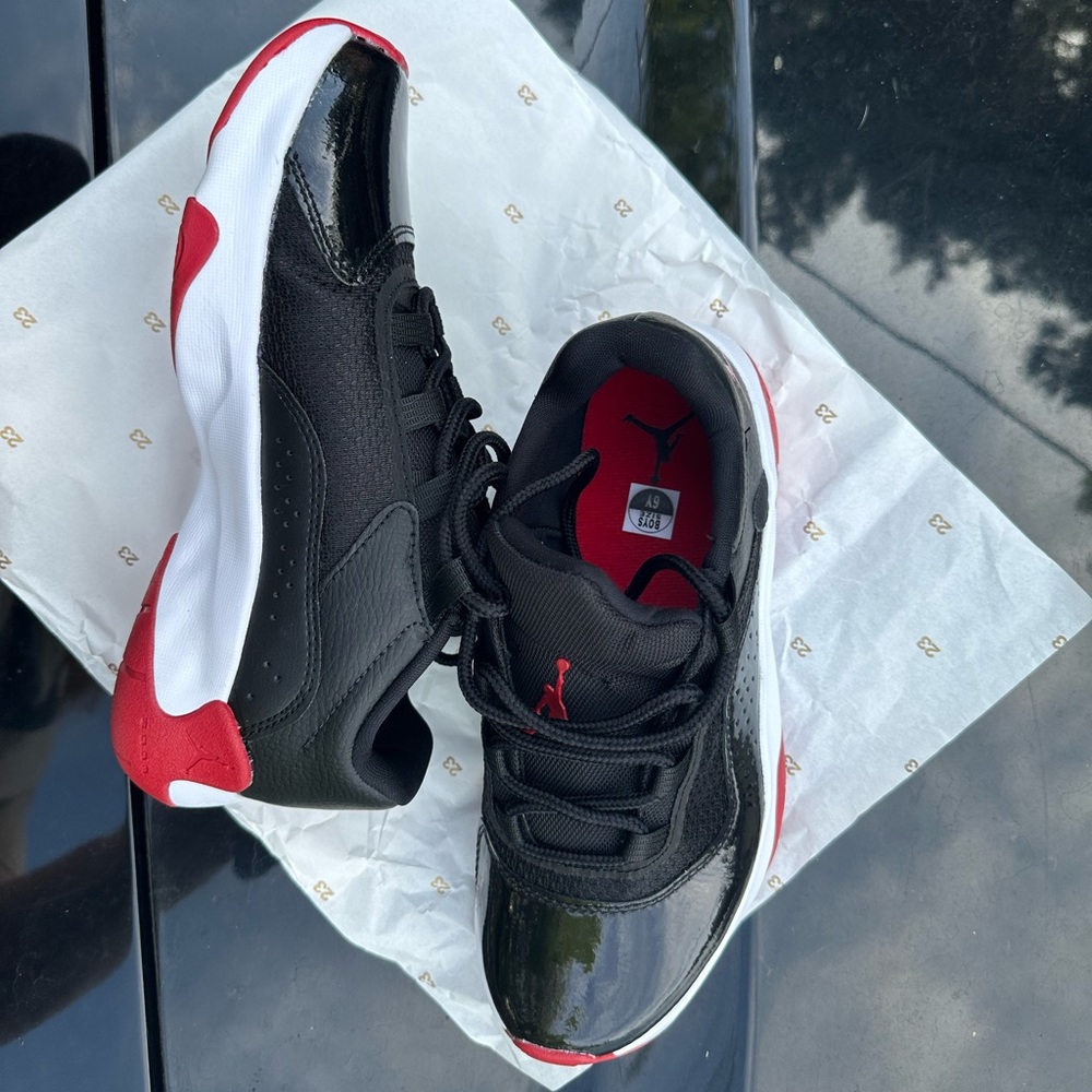 AIR JORDAN 11 CMFT LOW (GS)